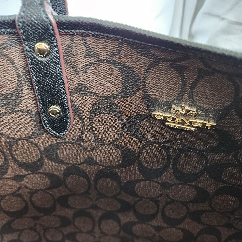 Coach Convertible Tote With 2 Clutch Inserts - Picture 5 of 8